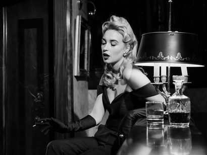 No contexto da urbanização e do desenvolvimentismo (anos JK), o público via no preto e branco um símbolo de modernidade. A televisão e o cinema em preto e branco não eram sinais de atraso, mas de civilização: “ver como os americanos viam” equivalia a sentir-se parte do mundo moderno