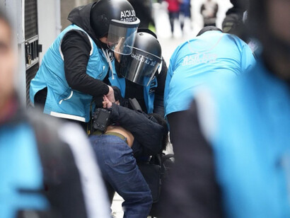 Violenta represión de la Policía de la Ciudad a fotoperiodista. 12 de agosto de 2025, Buenos Aires, Argentina