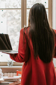 Os arquétipos de herói, fora-da-lei e mago são utilizados por marcas para conectar com o público. Eles representam a jornada humana, incentivando atitudes que despertam emoções profundas e comportamento de consumo