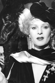 La actriz Rosel Zech en una imagen de la película "La ansiedad de Veronika Voss", de Rainer Werner Fassbinder