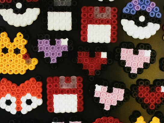 Dentre as desenvolvedoras de videogames portáteis, uma se destacou como a mais importante e bem-sucedida, a Nintendo. Seus videogames portáteis foram um grande sucesso durante a maior parte da história, não raro os games de bolso da empresa japonesa faziam muito mais sucesso do que os consoles de mesa dela, o que a sustentou com grandes lucros mesmo em momentos de dificuldade. Grande parte deste sucesso colossal da Nintendo se deveu a uma de suas franquias mais populares: Pokemon