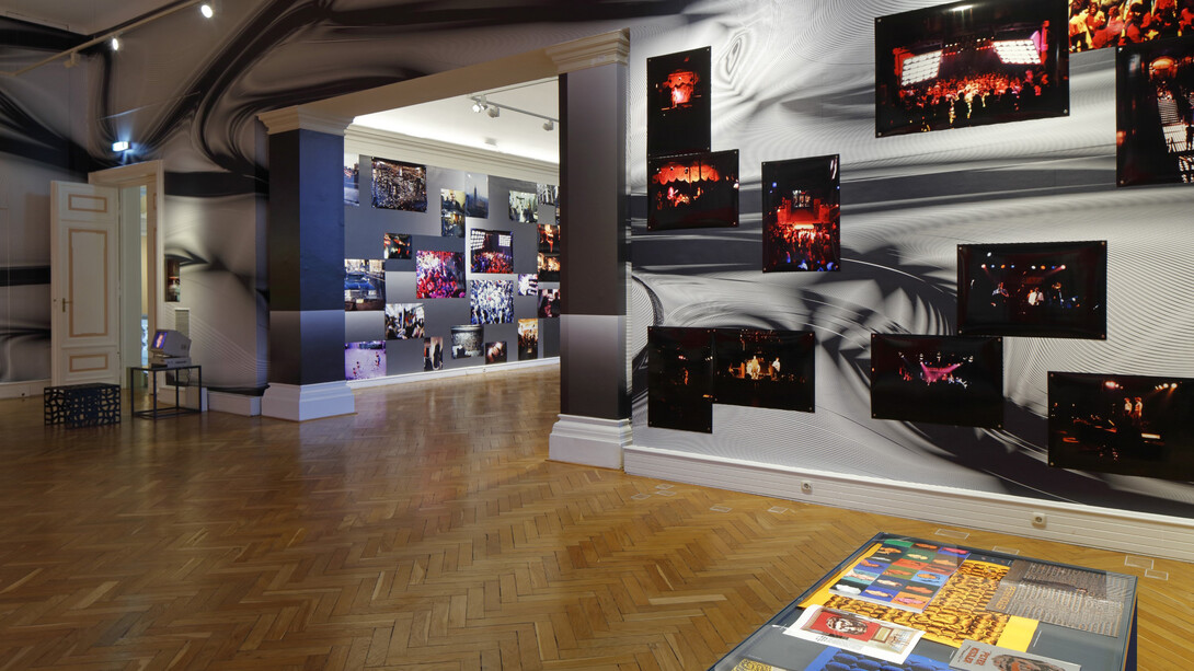 Peter Kogler, Alphabet city, ausstellungsansicht. Mit freundlicher genehmigung des Francisco Carolinum Linz