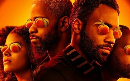 “Atlanta” faz um questionamento aos seus espectadores: quão estranho é o mundo quando se presta atenção à ele? Quando se presta atenção ao conceito de raça e à maneira como o mundo se modifica ao redor dele? Quando “Atlanta” analisa a cultura Afro-Americana dentro do contexto de um rapper da cidade de Atlanta, o analisa a partir de lentes surreais, explorando a Indústria Cultural, o racismo, o trabalho, o dinheiro, relacionamentos humanos, e o existencialismo inerente em tais tópicos. A série é descrita ora como uma comédia, ora como drama, suspense ou terror. “Atlanta” não se encaixa em nenhum desses rótulos porque é, de fato, uma série afro-surrealista