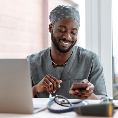 In contesti professionali, questi strumenti liberano tempo prezioso, lasciando alle persone la parte creativa e decisionale del lavoro