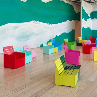 Mary Heilmann, Larga línea, vista de exhibición. Cortesía del Whitney Museum of American Art