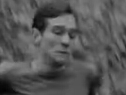 Escrita por Alan Sillitoe y adaptada por él mismo para el cine, "La soledad del corredor de fondo" es una de las películas más emblemáticas del "Free Cinema", movimiento que, surgido en 1956. Tom Courtenay.1962, corriendo en la película, Surrey, Inglaterra