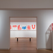 Chiharu Shiota, Echoes between, vue d’exposition. Avec l’aimable autorisation de l’artiste et de Templon. Photo de Charles Roussel