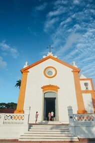 Igreja Nossa Senhora das Necessidades, em Santo Antônio de Lisboa, Florianópolis. A ligação direta com Lisboa, Portugal incrementará os setores turístico e imobiliário, além de estimular os setores exportadores e importadores