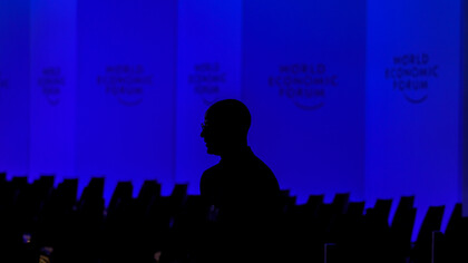 En el último Foro Económico Mundial de Davos, la participación de Mark Carney, primer ministro canadiense, se convirtió en una de las intervenciones más lúcidas sobre la crisis del orden internacional y el fin de una era. ©2026 World Economic Forum / Jason Alden (vía Flickr, licencia Creative Commons)