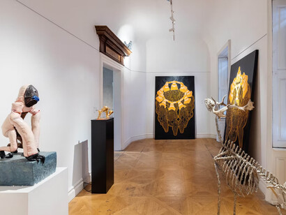 Various artists, Three dimensions of love, exhibition view. Courtesy of the Chemistry Gallery 