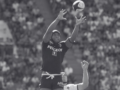 Lors d'un tournoi à Toulouse, Thierry Dusautoir, figure du courage et de la discipline, reste l’un des visages du leadership français, rappelant que les grandes campagnes des Bleus se construisent d’abord dans l’engagement et la rigueur