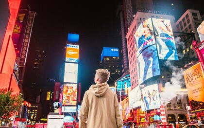 Il guerrilla marketing è una strategia creativa e non convenzionale che punta a sorprendere il pubblico con interventi rapidi e a basso costo