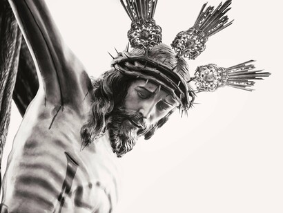 Seguir aquilo que este mundo determina como sendo o melhor para nós pode ser perigoso, pode nos levar a vícios, erros e caminhos sem volta. É preciso ser renovado em mente e espírito e ter entendimento de que Deus deve ser o centro de nossas vidas e que Ele tem o melhor para nós