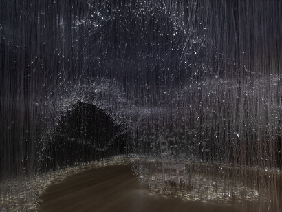 Chiharu Shiota, Echoes between, vue d’exposition. Avec l’aimable autorisation de l’artiste et de Templon. Photo de Charles Roussel