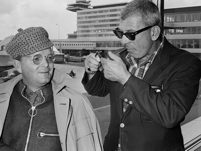 Truman Capote em 1968. O caso ganharia, alguns anos depois, uma dimensão muito maior, tornando-se o ponto de partida para uma das obras mais marcantes do jornalismo literário do século XX: A Sangue Frio, de Truman Capote