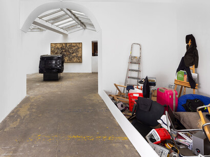 Arman, all that remains, exhibition view. Courtesy of Galerie Vallois