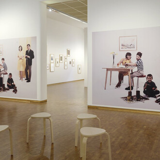 Smile! Wie das lächeln in die fotografie kam, ausstellungsansicht. Mit freundlicher genehmigung des Museum Ludwig