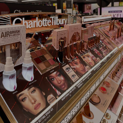 Charlotte Tilbury x Sephora installation showcasing the makeup collection and the artistry of beauty.