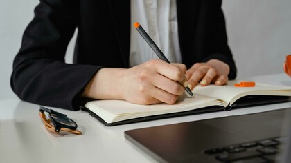 El lenguaje técnico puede aportar precisión, pero también levantar barreras cuando se interpone entre la información pública y quienes necesitan comprenderla