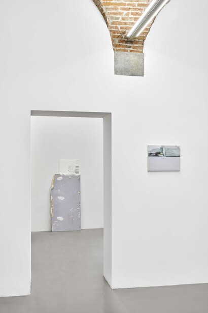 Flora Fritz, Cars. Autos, exhibition view. Courtesy of SpazioA
