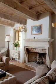 The wide lounge of a Tuscany villa 