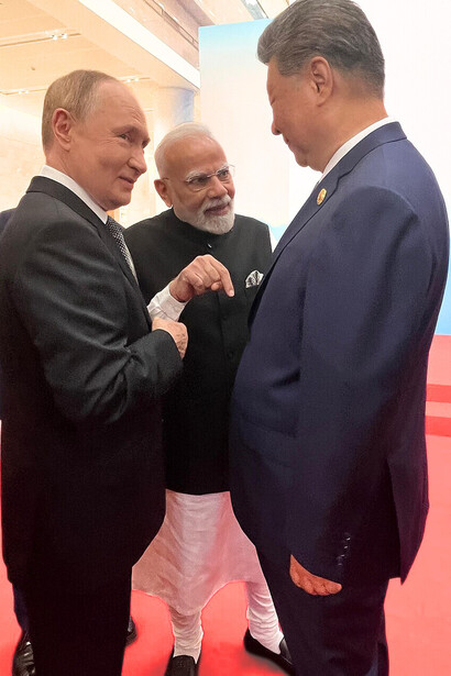 In Tianjin, exchanged perspectives with Russian President Vladimir Putin and Chinese leader Xi Jinping at the SCO Summit