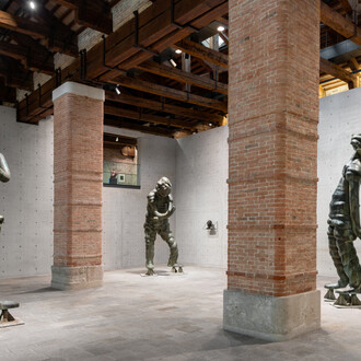 Thomas Schütte, Genealogies, veduta della mostra. Per gentile concessione della Pinault Collection