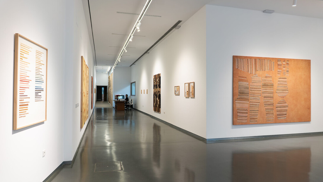 Belén Rodríguez, Te pregunto por el extremo último de la tierra, vista de exhibición. Cortesía de la Galería Alarcón Criado