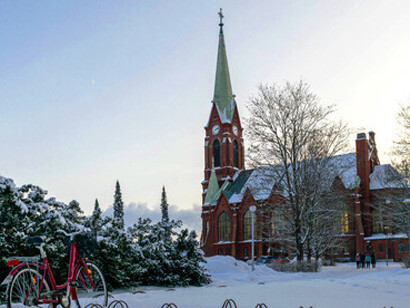 En la escuela de música de esta ciudad, Petri cursó sus primeras clases de música. Catedral de la ciudad Mikkeli, al este de Finlandia