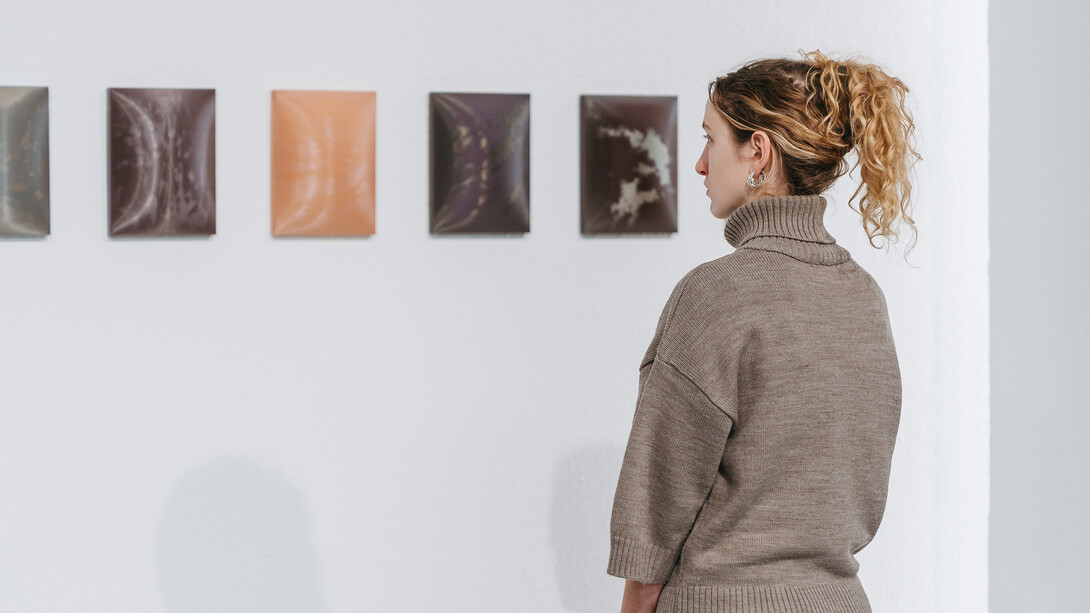 Artistes divers, It could be James on the beach. It could be. It could be very fresh and clear, vue de l'exposition. Avec l'aimable autorisation du Musée Dhondt-Dhaenens