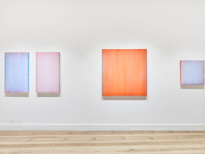 Sybille Pattscheck, Ein zusammenspiel von farbe, licht und raum, ausstellungsansicht. Mit freundlicher genehmigung der Galerie Albrecht