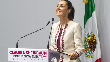 Claudia Sheinbaum lors de l'événement qu'elle a organisé au Théâtre Métropolitain de la capitale mexicaine pour célébrer sa nomination définitive à la présidence du Mexique
