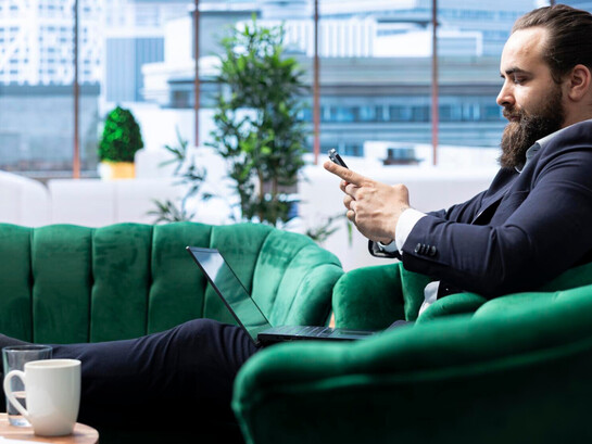 Airport lounges make it possible for customers to work, rest, and eat, far from the chaotic crowds of airports
