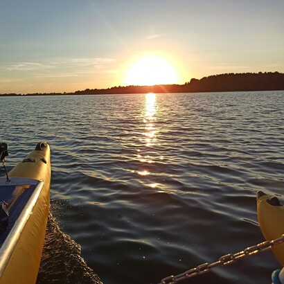 Senza la distrazione dei dispositivi, le relazioni a bordo diventano più sincere e dirette, basate sulla presenza reale e sull’ascolto reciproco