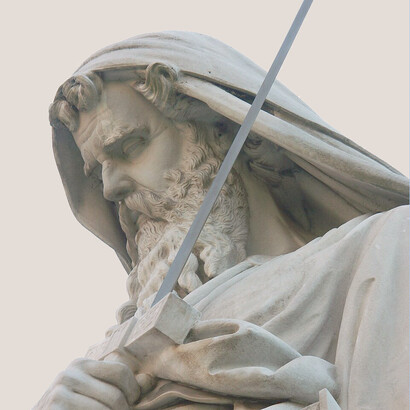 Apostel Paulus. Bild: Statue des Heiligen Paulus im Vorhof der Lateranbasilika, Rom, Italien