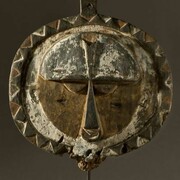 Maschera Eket, Nigeria, Legno e pigmenti, 45 cm, Provenienza, Collezione privata francese