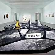 Otobong Nkanga, I dreamt of you in colours (J’ai rêvé de toi en couleurs), vue exposition. Avec l'aimable autorisation du Musée d'Art Moderne de Paris