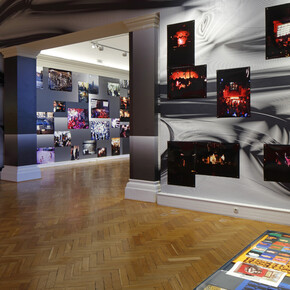 Peter Kogler, Alphabet city, ausstellungsansicht. Mit freundlicher genehmigung des Francisco Carolinum Linz