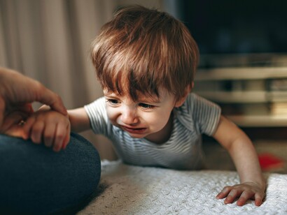 O efeito Pigmaleão ou profecia autorrealizável ocorre devido às expectativas que os adultos (pais, cuidadores, professores, familiares e sociedade) colocam na vida da criança. Essas expectativas podem impactar seu comportamento, desempenho ou estilo de vida de forma positiva ou negativa
