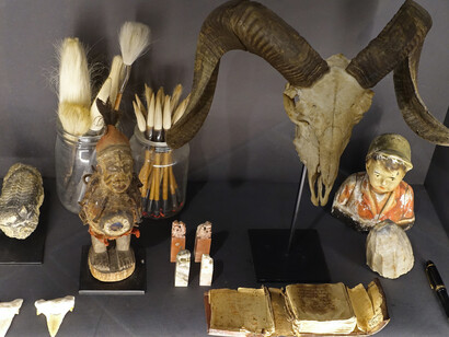 Claude Renard, Astre et fragments, vue de l’exposition. Avec l’aimable autorisation du Musée de l’Art du Comic