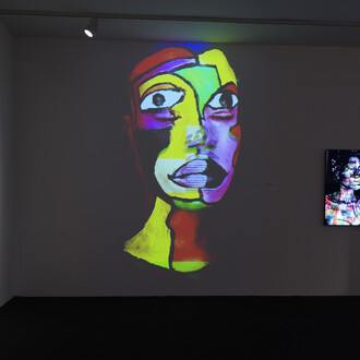 Verschiedene künstler, Drama. Dream. Decolonized! Ausstellungsansicht. Mit freundlicher genehmigung von OK Linz