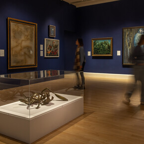 Various artists, Surrealism: picturing the strange, exhibition view. Courtesy of National Galleries of Scotland