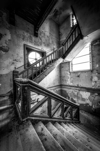 Fui a la cocina, no había agua. No podría cocinar mi cena esa noche. Con un vacío en el estómago me dirigí a las escaleras para llegar a mi habitación