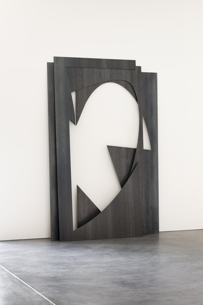 Erin Shirreff, Table muse, exhibition view. Courtesy of Von Bartha