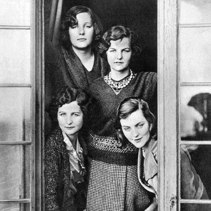 En el sentido de las agujas del reloj desde la parte superior izquierda: Unity, Jessica, Diana y Nancy Mitford, 1932