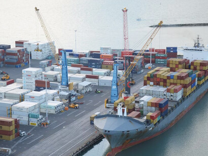 Delegates shaking hands at a regional summit, reflecting efforts toward Black Sea cooperation