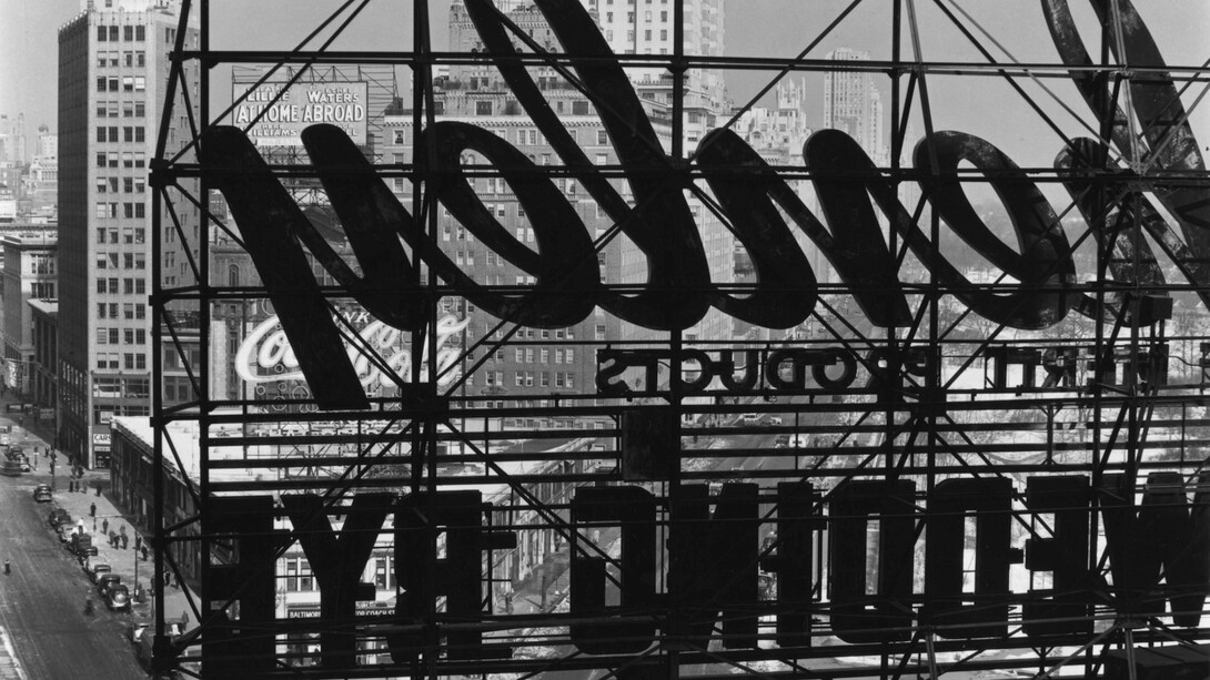 Berenice Abbott, Colombus circle, 1936. Avec l'aimable autorisation des Douches la Galerie, Paris © Berenice Abbott Estate