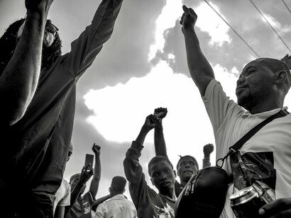 Estudos recentes apontam que a província da Zambézia, historicamente marcada por tensões étnicas, desigualdades regionais e uma forte presença de grupos insurgentes, tornou-se um epicentro de contestação política nos últimos anos