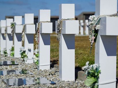 Cementerio de Darwin, Islas Malvinas, Argentina. Mientras el pueblo argentino siga pronunciando la palabra Malvinas con emoción y respeto, la historia continuará reclamando justicia para esa herida abierta