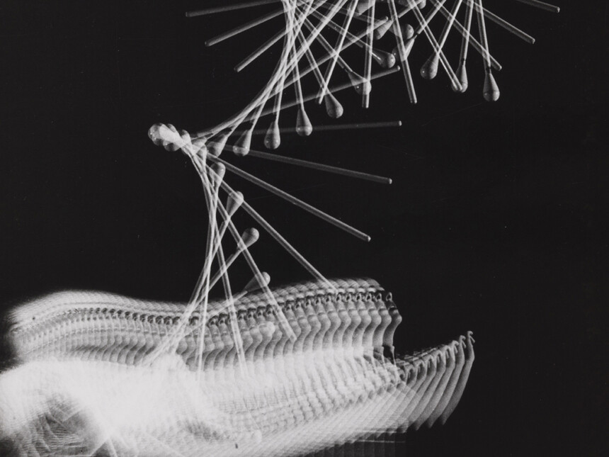 The Flight of a Baton, 60 Flashes per Second, 1953 Black & White